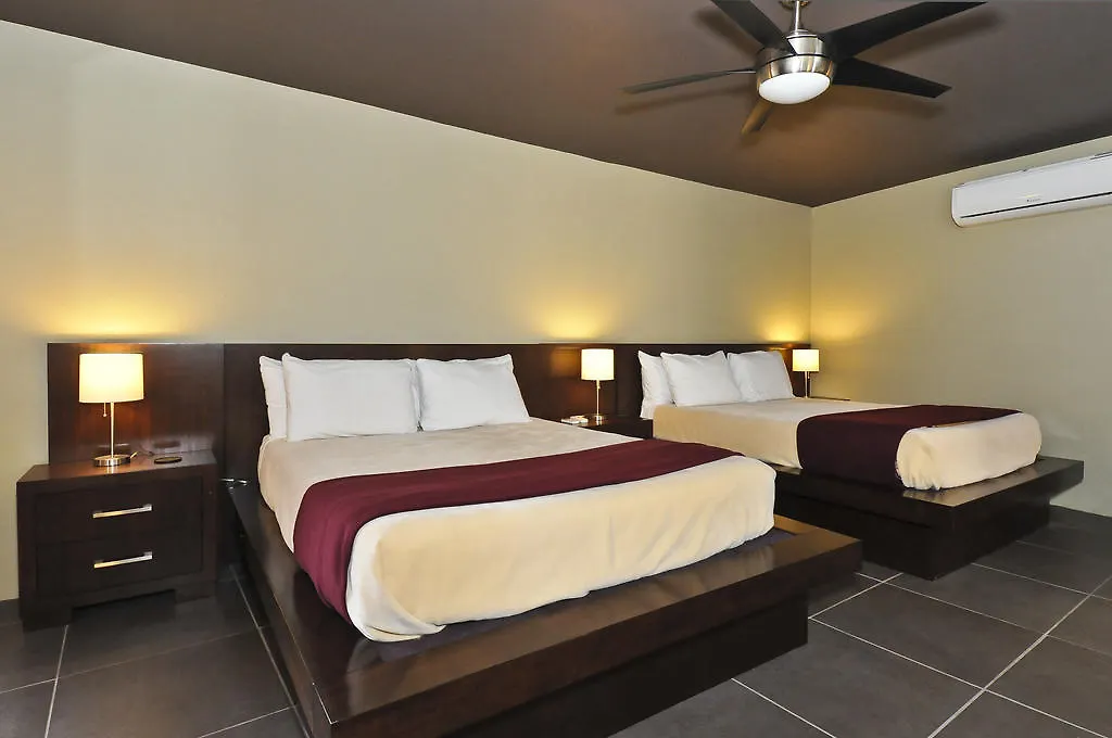 Bearfoot Inn - Clothing Optional Hotel For Gay Men Palm Springs Estados Unidos