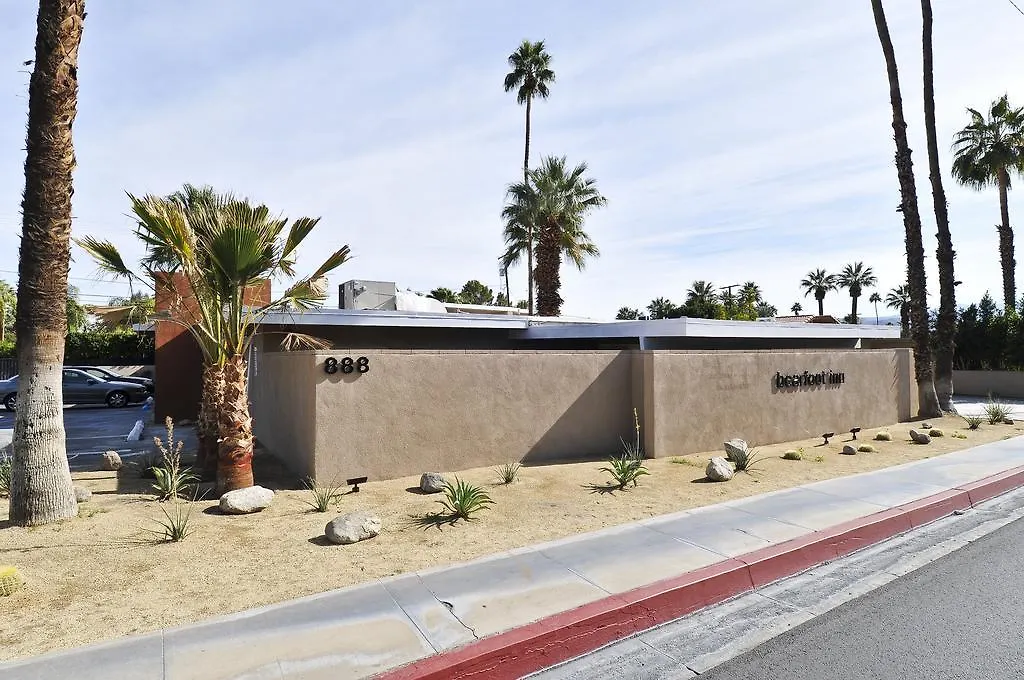 Bearfoot Inn - Clothing Optional Hotel For Gay Men Palm Springs