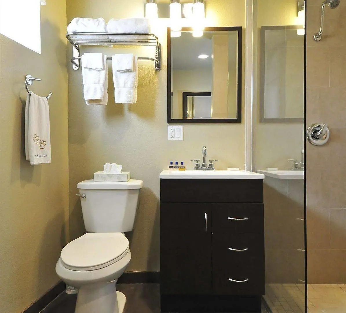 Bearfoot Inn - Clothing Optional Hotel For Gay Men Palm Springs